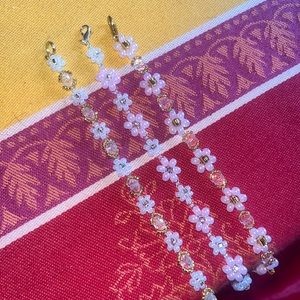 Handmade Glass Daisy Beaded Jewellery - Customizable for a Personal Touch